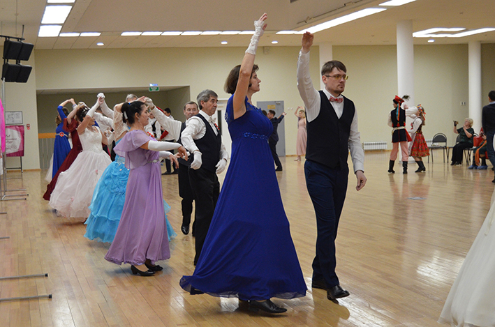 В Волгограде международный День танца отметили «Балом национальных культур»